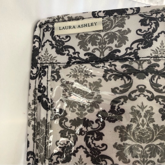 The Laura Ashley Collection 10-Pocket Hanging Handbag Organizer in Delancy - Picture 5 of 5